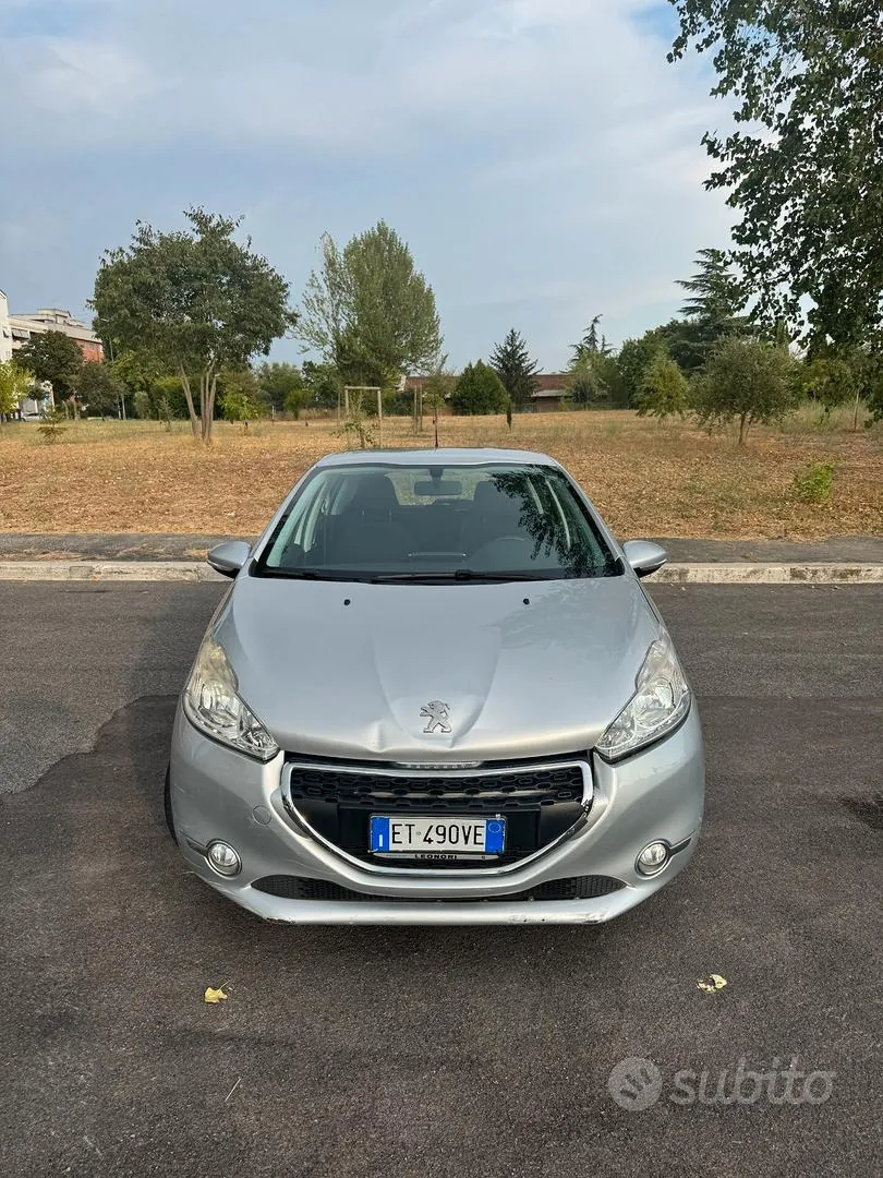 Peugeot 208 2014 photo 3