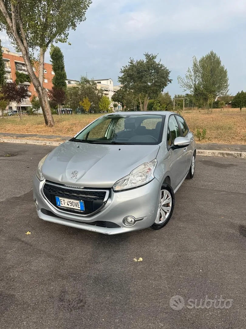Peugeot 208 2014 photo 2