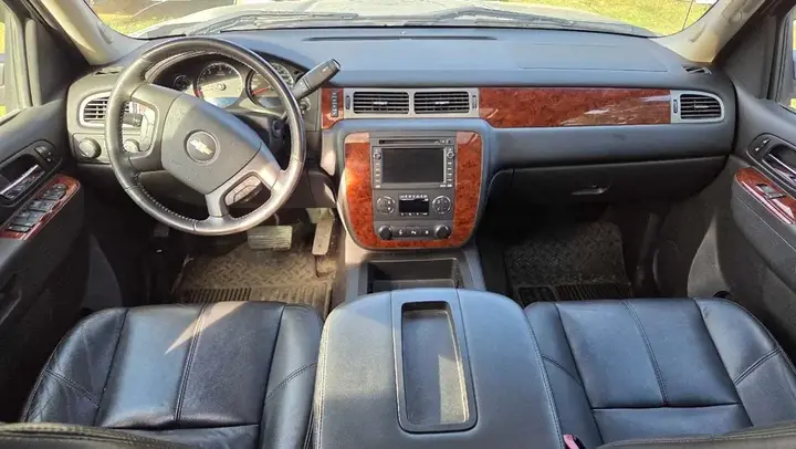 Chevrolet Silverado 1500 2010 photo 3