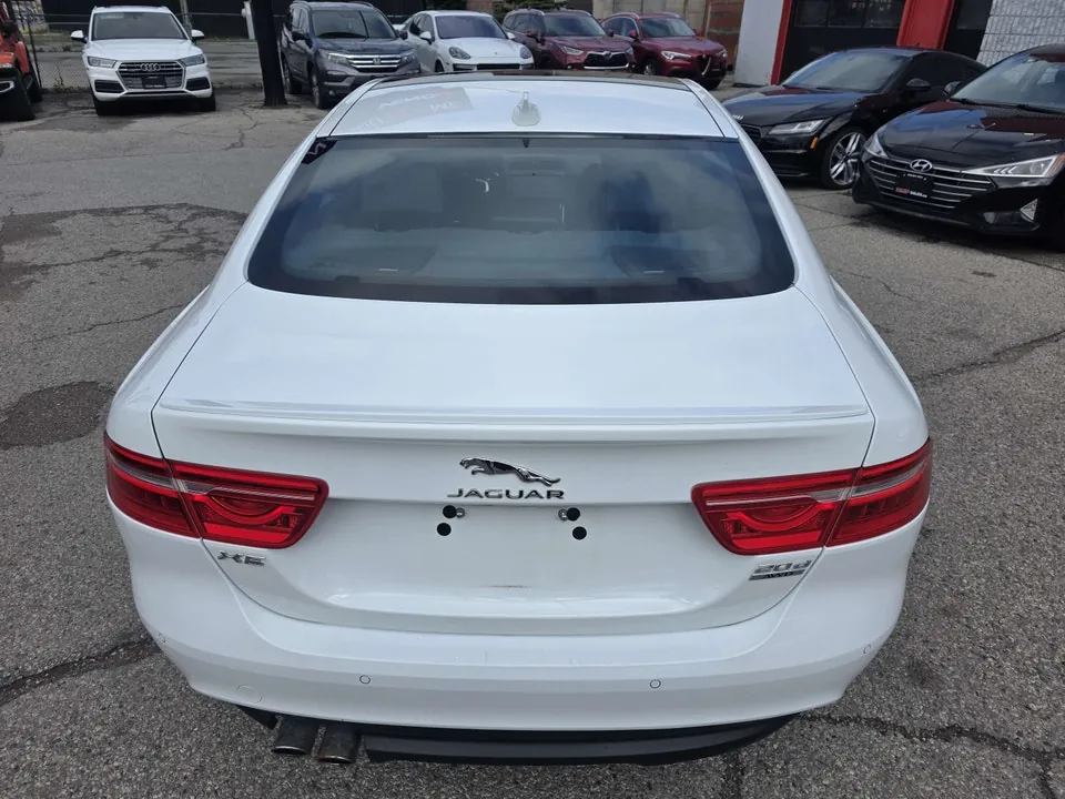 Jaguar Xe 2018 photo 5