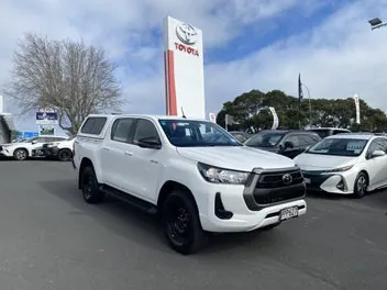 Toyota Hilux 2022 photo 2