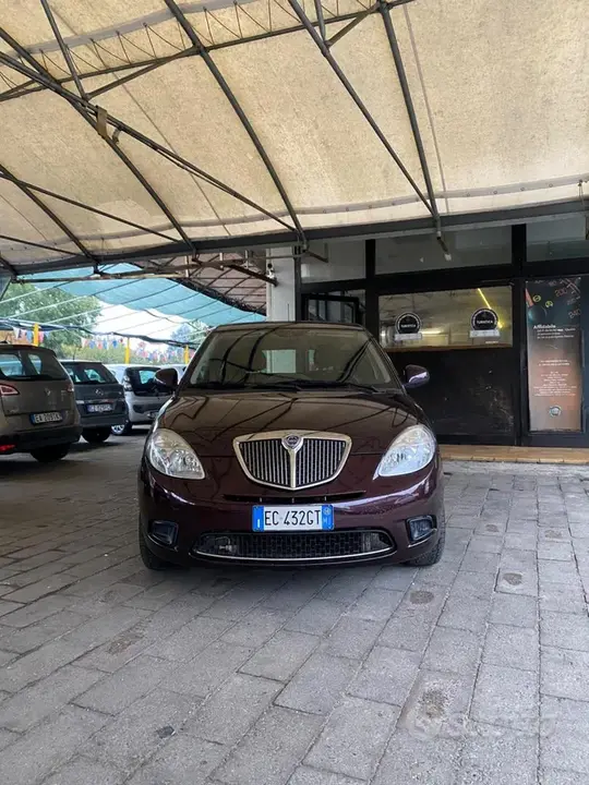 Lancia Ypsilon