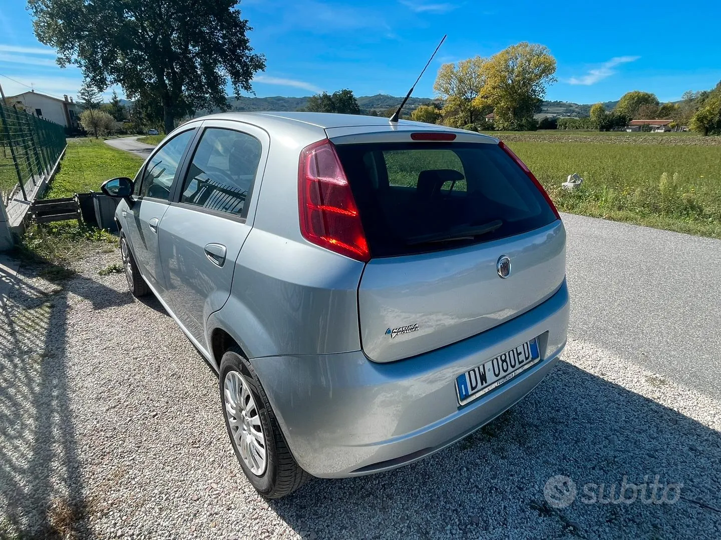 Fiat Grande Punto 2009 photo 2