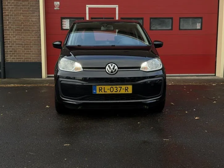 Volkswagen Up 2018 photo 3