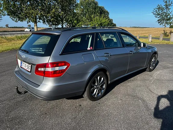 Mercedes-Benz E200 2010 photo 3