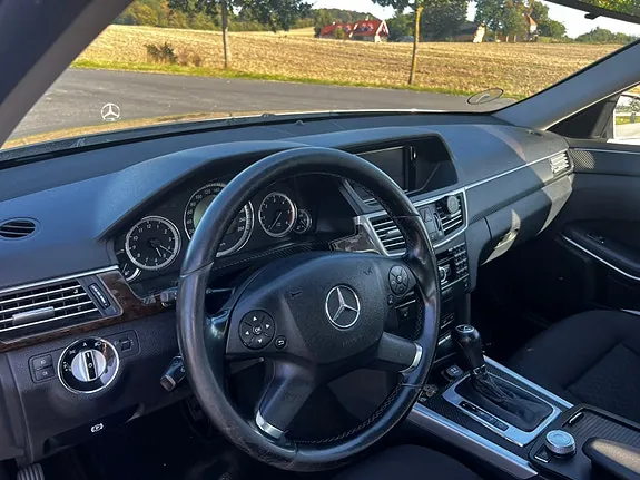 Mercedes-Benz E200 2010 photo 4