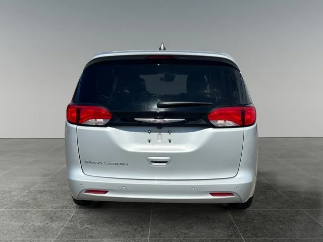 Chrysler Grand Caravan 2024 photo 5