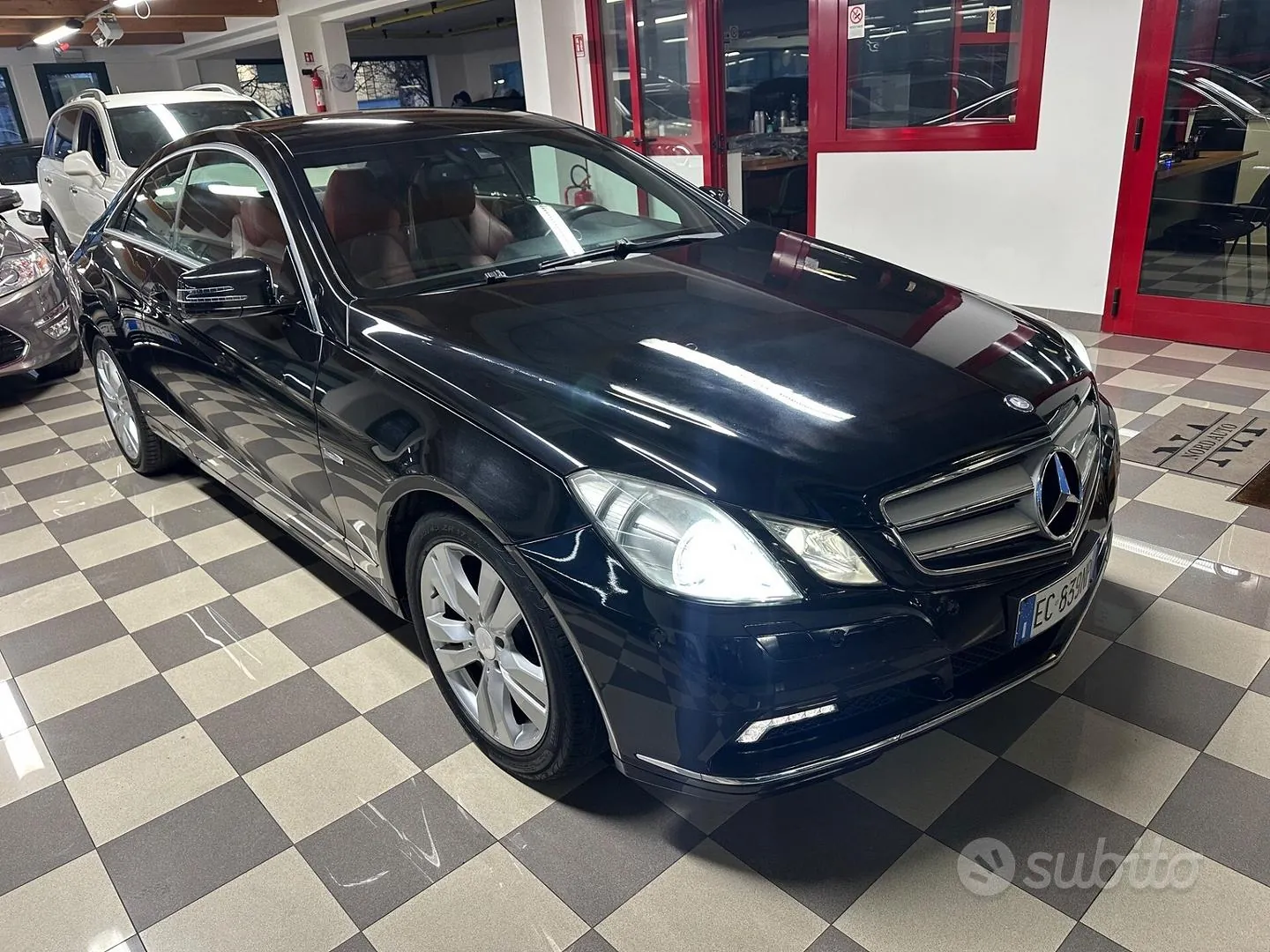 Mercedes-Benz E 250 Coupé 2010 photo 3