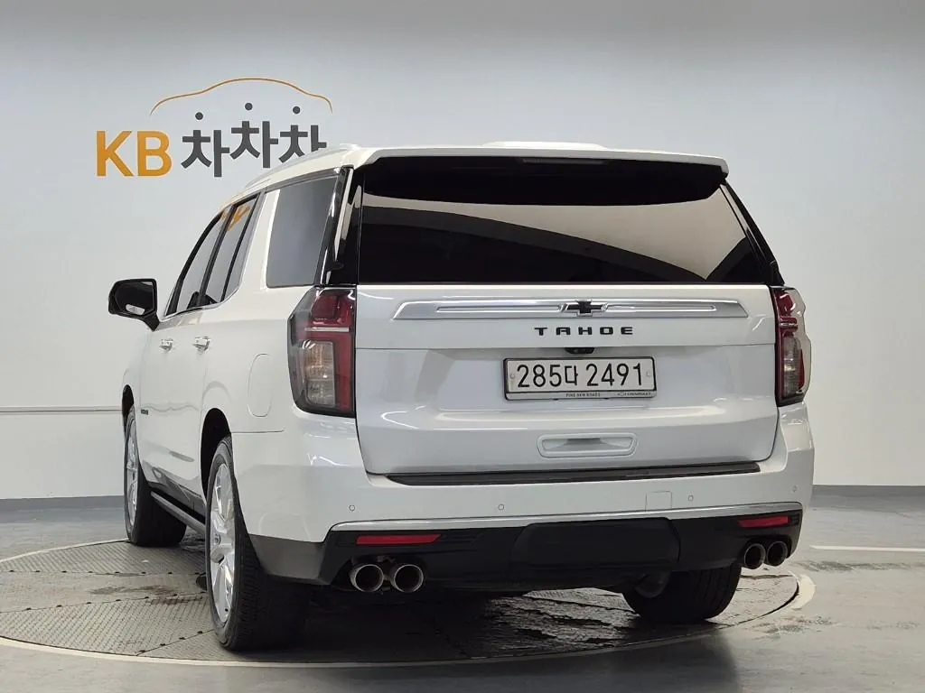 Chevrolet Tahoe 2022 photo 2