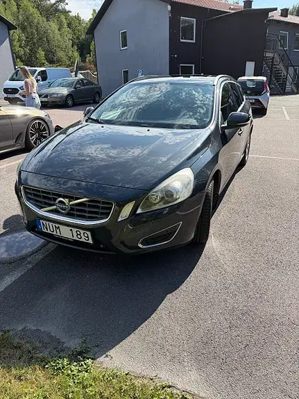 Volvo V60 2012 photo 2