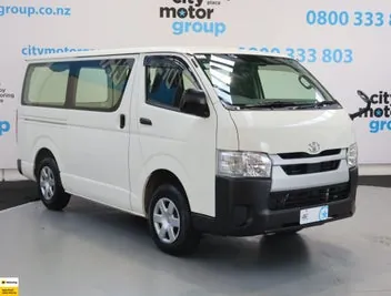 Toyota Hiace 2022 photo 2