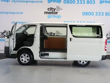 Toyota Hiace 2022 photo 4