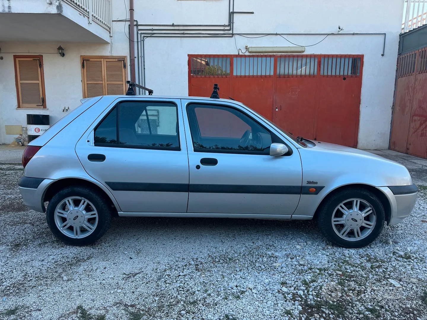 Ford Fiesta 2001 photo 4