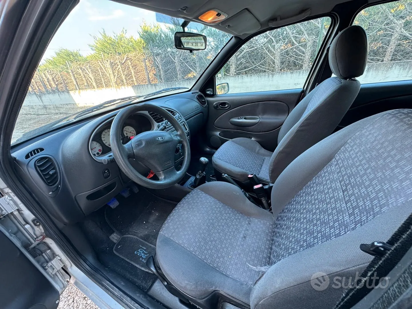 Ford Fiesta 2001 photo 5