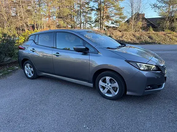 Nissan Leaf 2021 photo 2