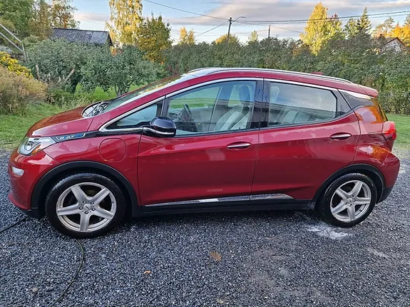Chevrolet Bolt 2017 photo 2