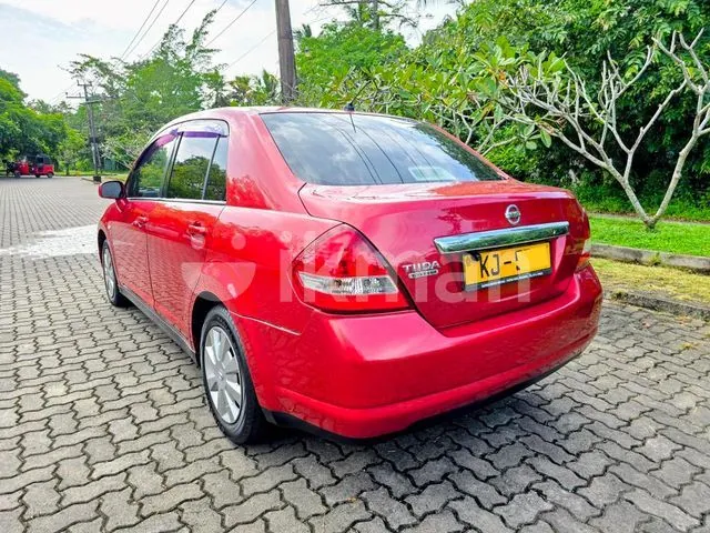 Nissan Tiida 2008 photo 2