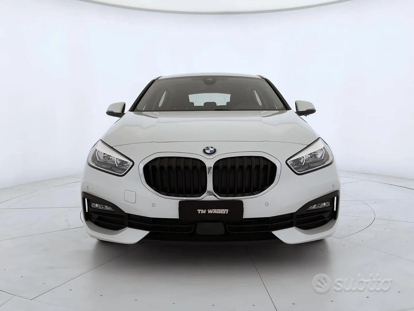 BMW 1 Series 2023 photo 2