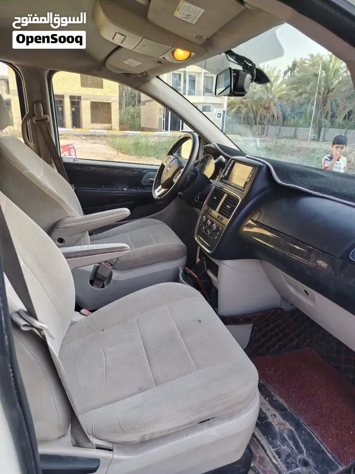 Dodge Caravan 2011 photo 3