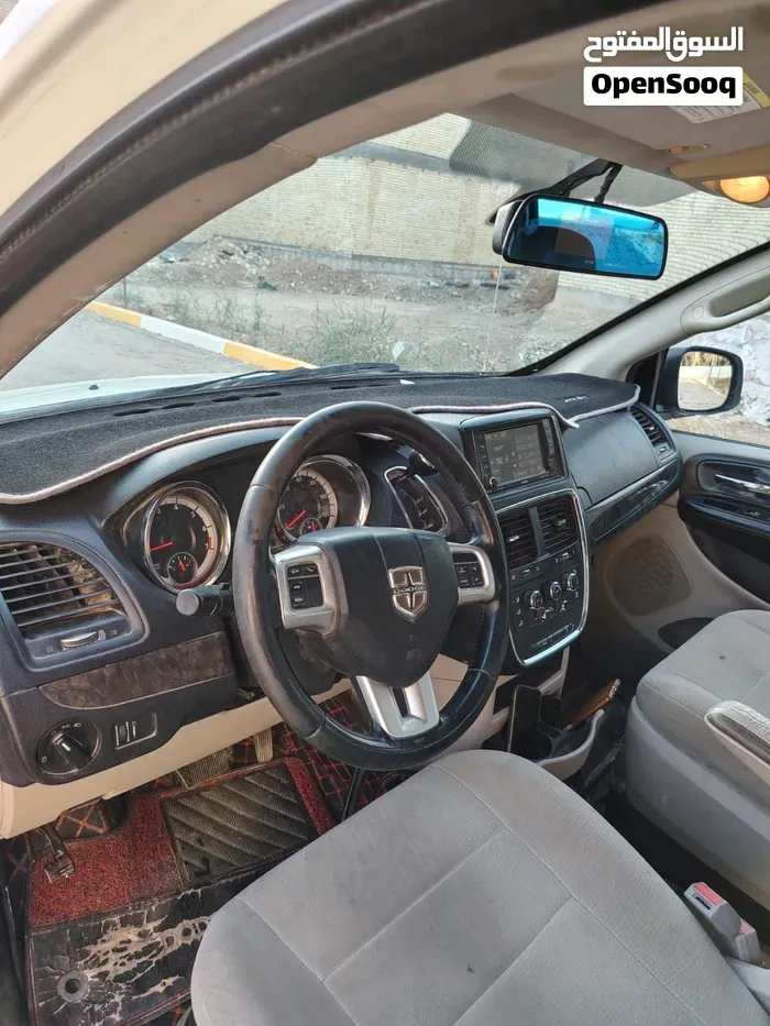 Dodge Caravan 2011 photo 4
