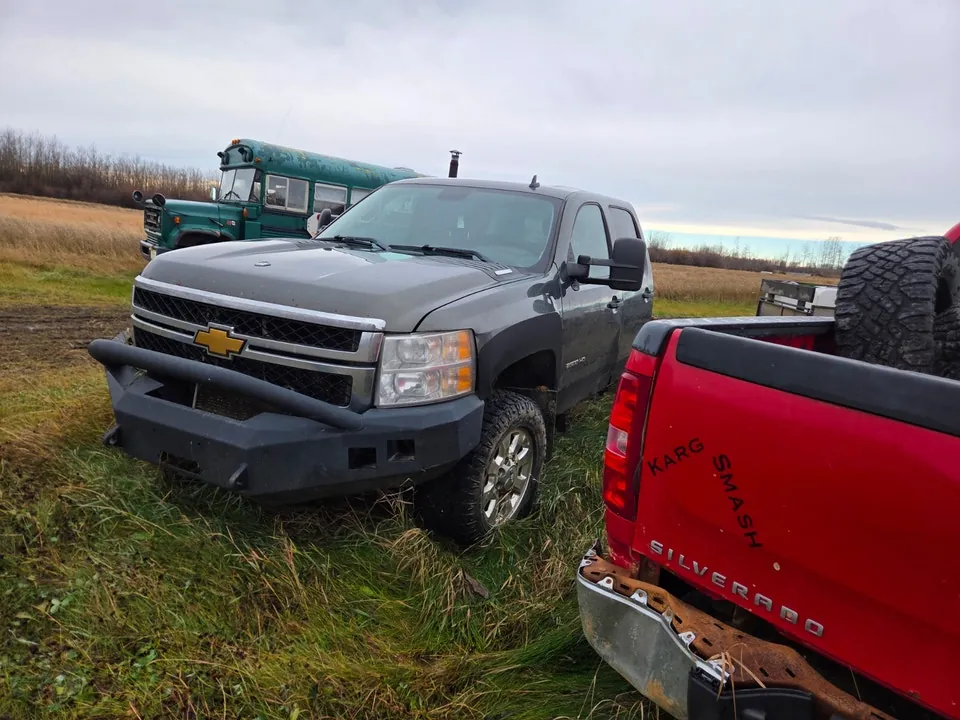 Chevrolet Silverado 2011 photo 3