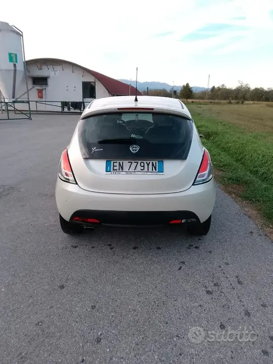Lancia Ypsilon 2012 photo 3