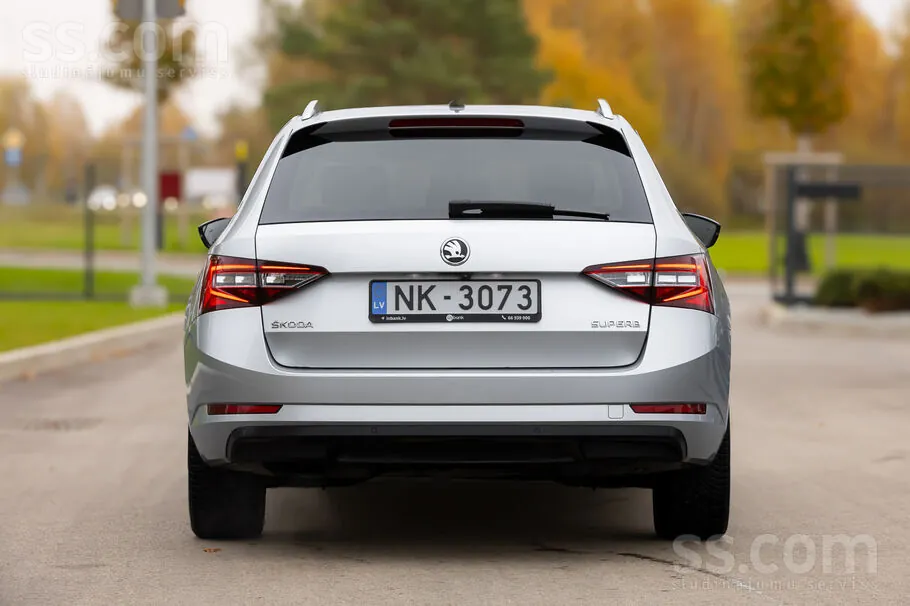 Skoda Superb 2019 photo 5