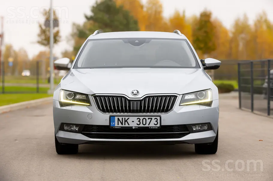 Skoda Superb 2019 photo 2