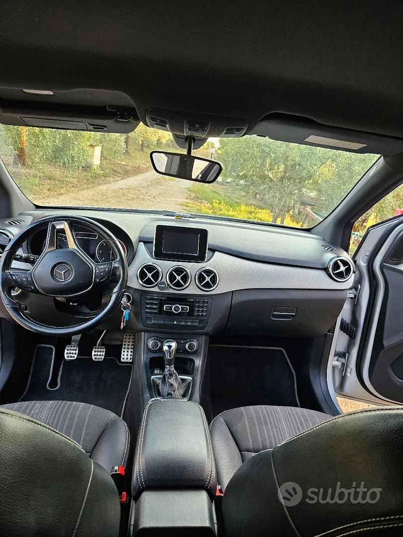 Mercedes-Benz B-Class 2012 photo 5