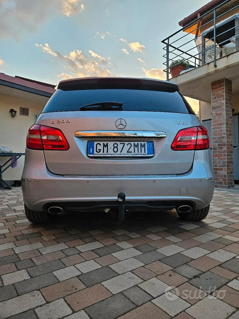Mercedes-Benz B-Class 2012 photo 3