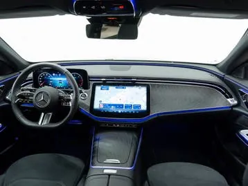 Mercedes-Benz E-Class 2025 photo 3