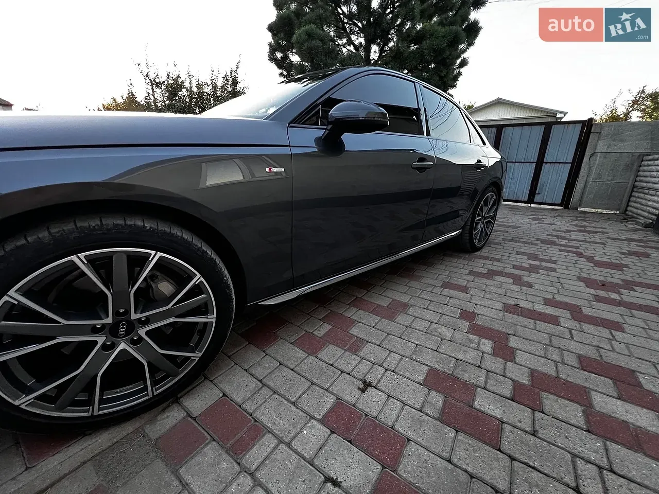Audi A4 2019 photo 4