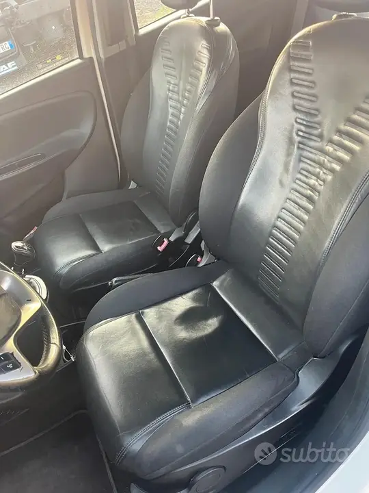 Lancia Ypsilon 2015 photo 5