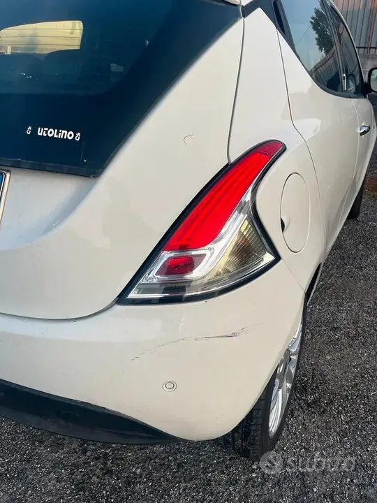 Lancia Ypsilon 2015 photo 3