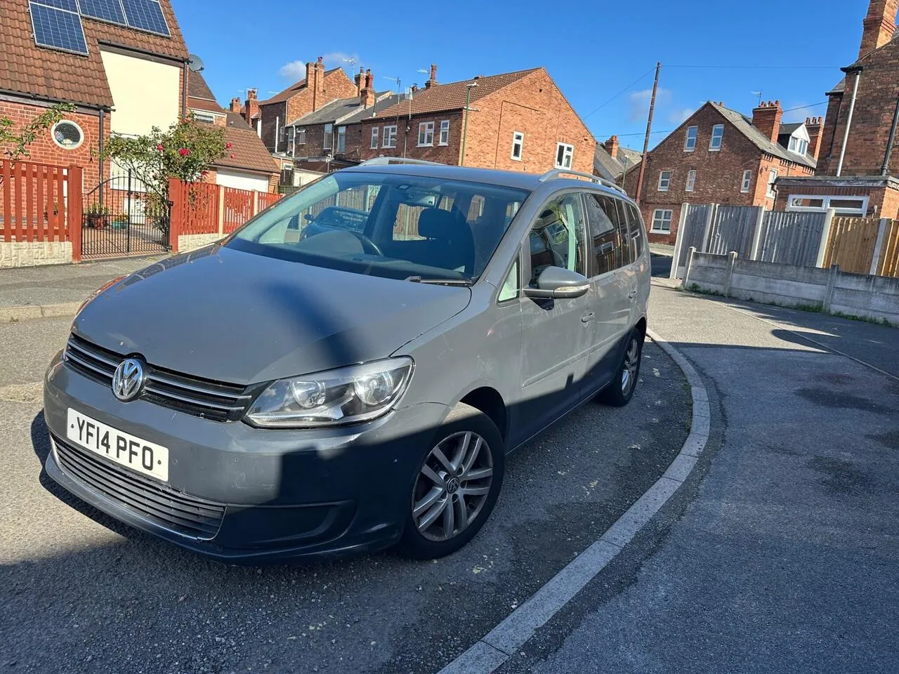 Volkswagen Touran 2014 photo 3