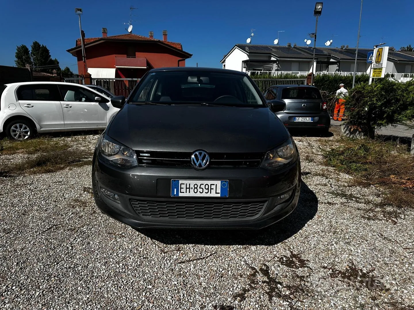 Volkswagen Polo 2011 photo 2