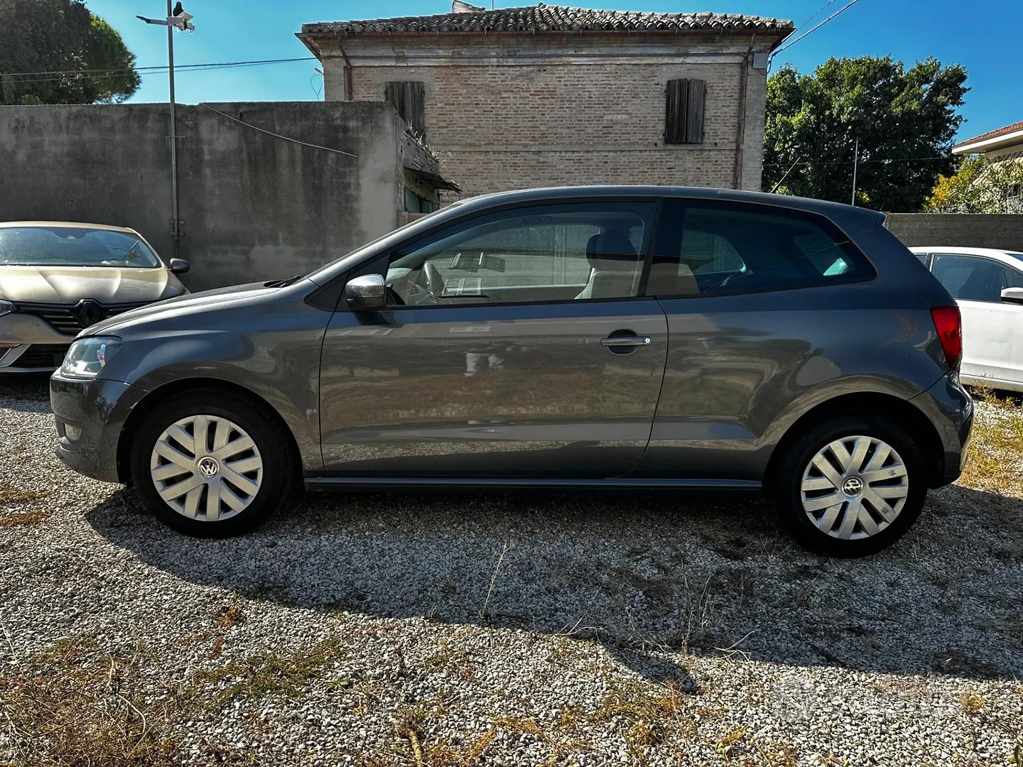 Volkswagen Polo 2011 photo 3