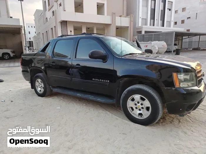 Chevrolet Avalanche 2010 photo 2