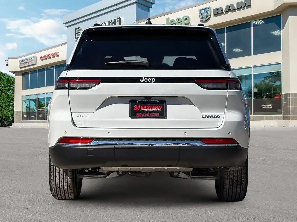 Jeep Grand Cherokee 2026 photo 4