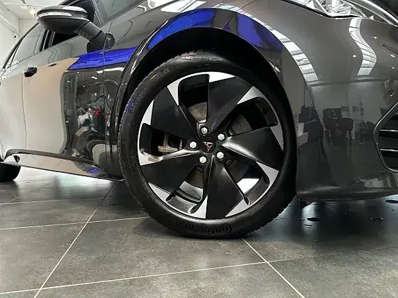 Cupra Born 2023 photo 2