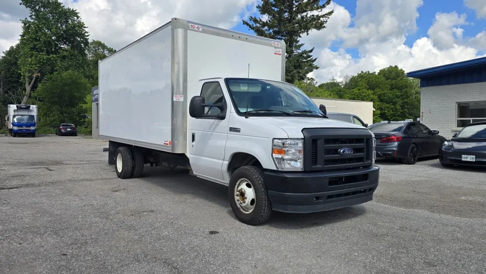 Ford E-450 2023 photo 4