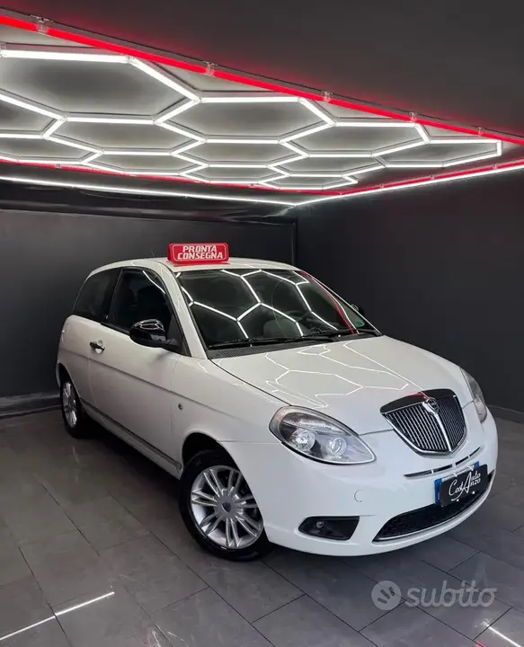 Lancia Ypsilon 2012 photo 2