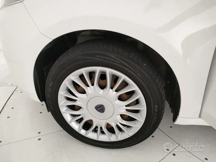 Lancia Ypsilon 2017 photo 5