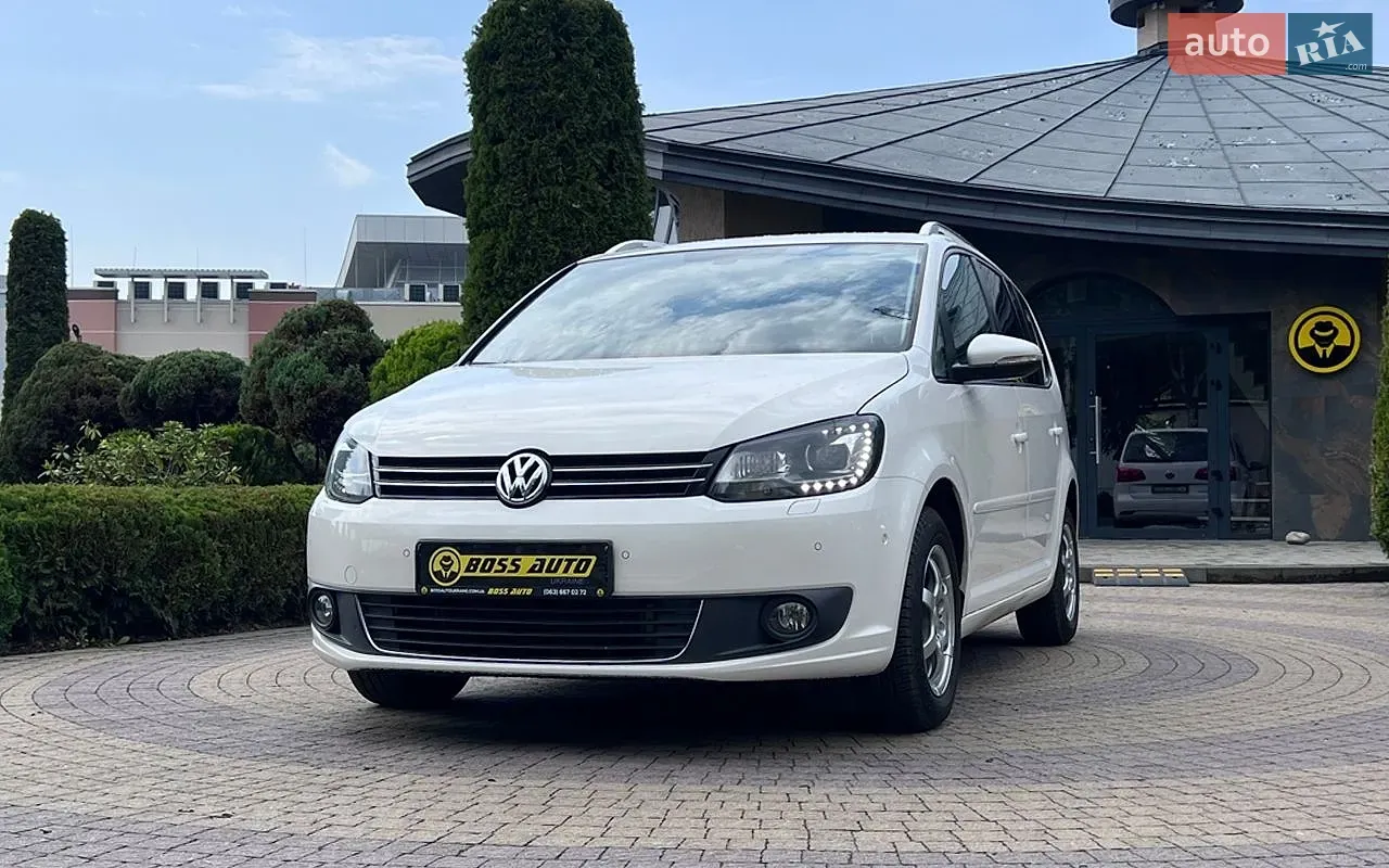 Volkswagen Touran 2011 photo 3