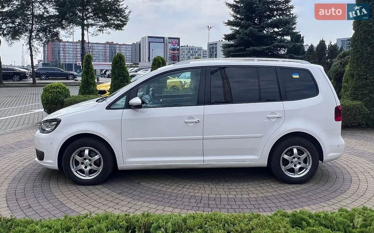 Volkswagen Touran 2011 photo 4