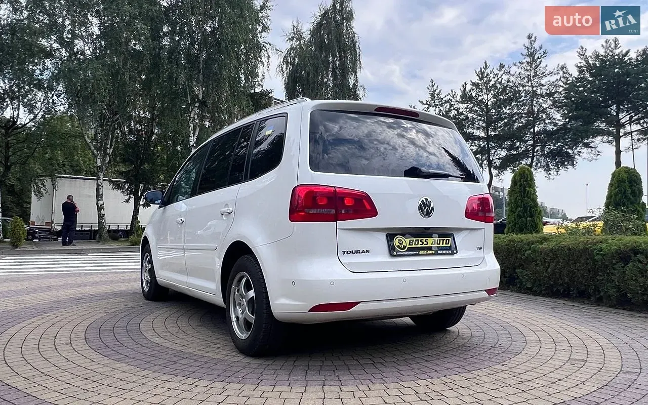 Volkswagen Touran 2011 photo 5