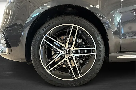 Mercedes-Benz V-Class 2027 photo 5