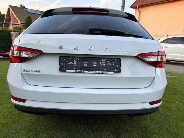 Skoda Superb Combi 2022 photo 3