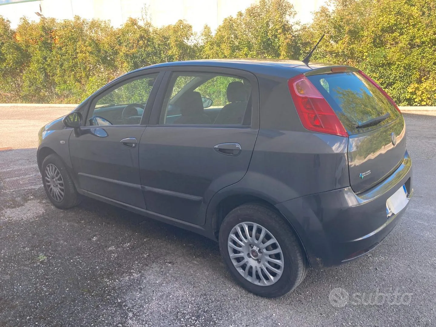 Fiat Grande Punto 2009 photo 3