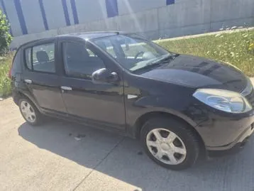 Dacia Sandero 2011 photo 2